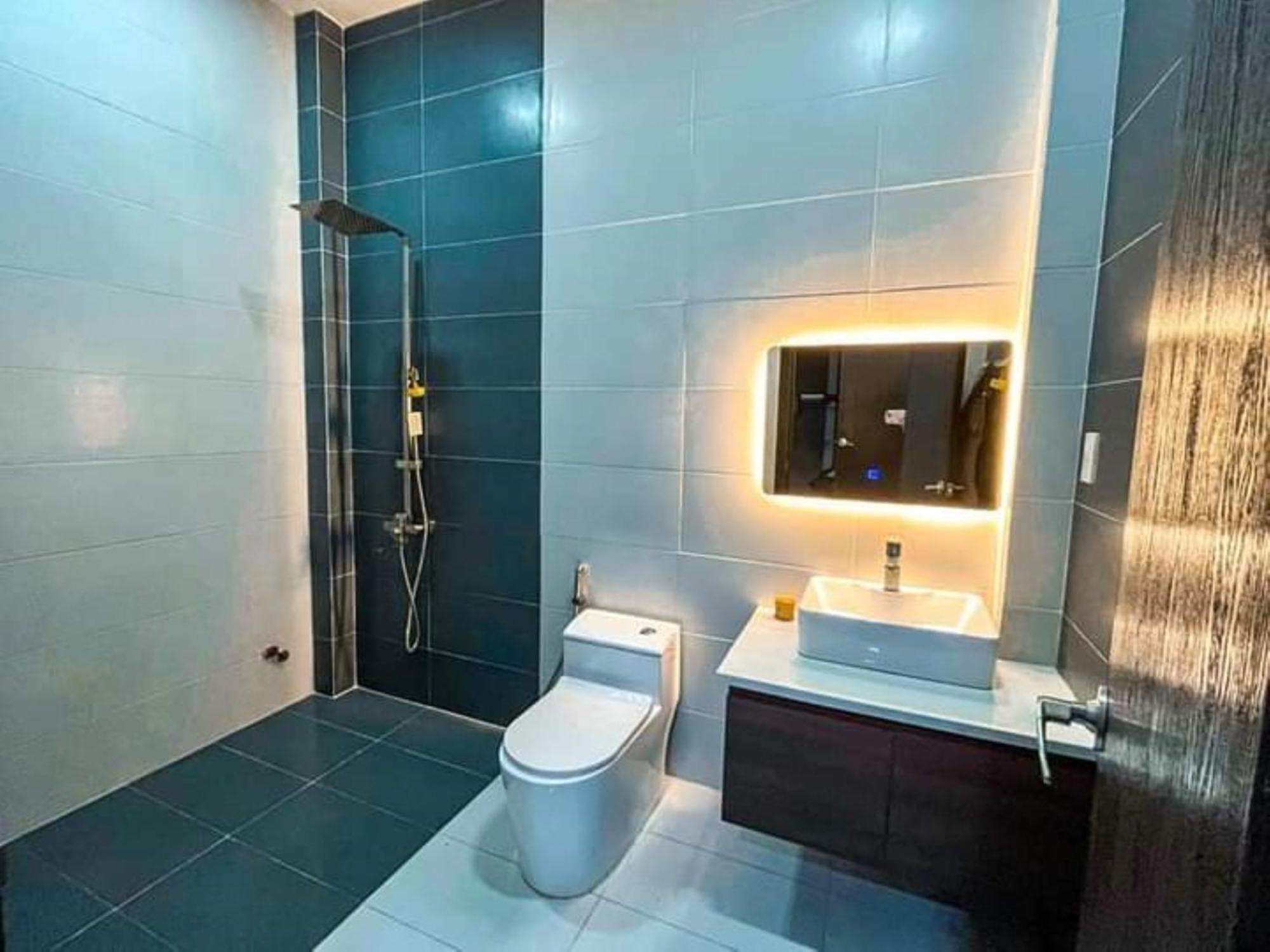 River Hotel 5 Long Xuyen Bagian luar foto